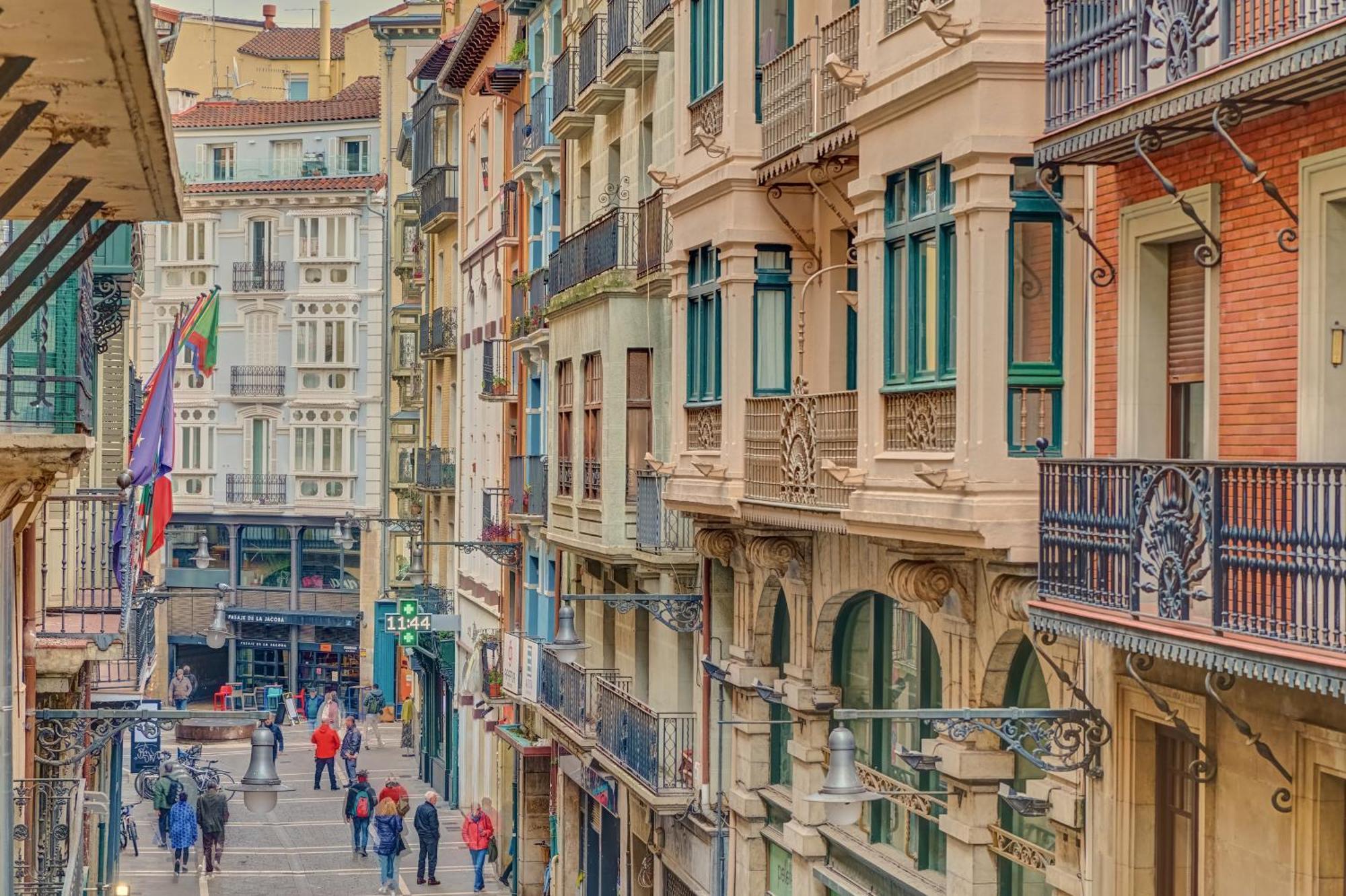 Heart Of Pamplona Apartments III By Clabao Екстериор снимка