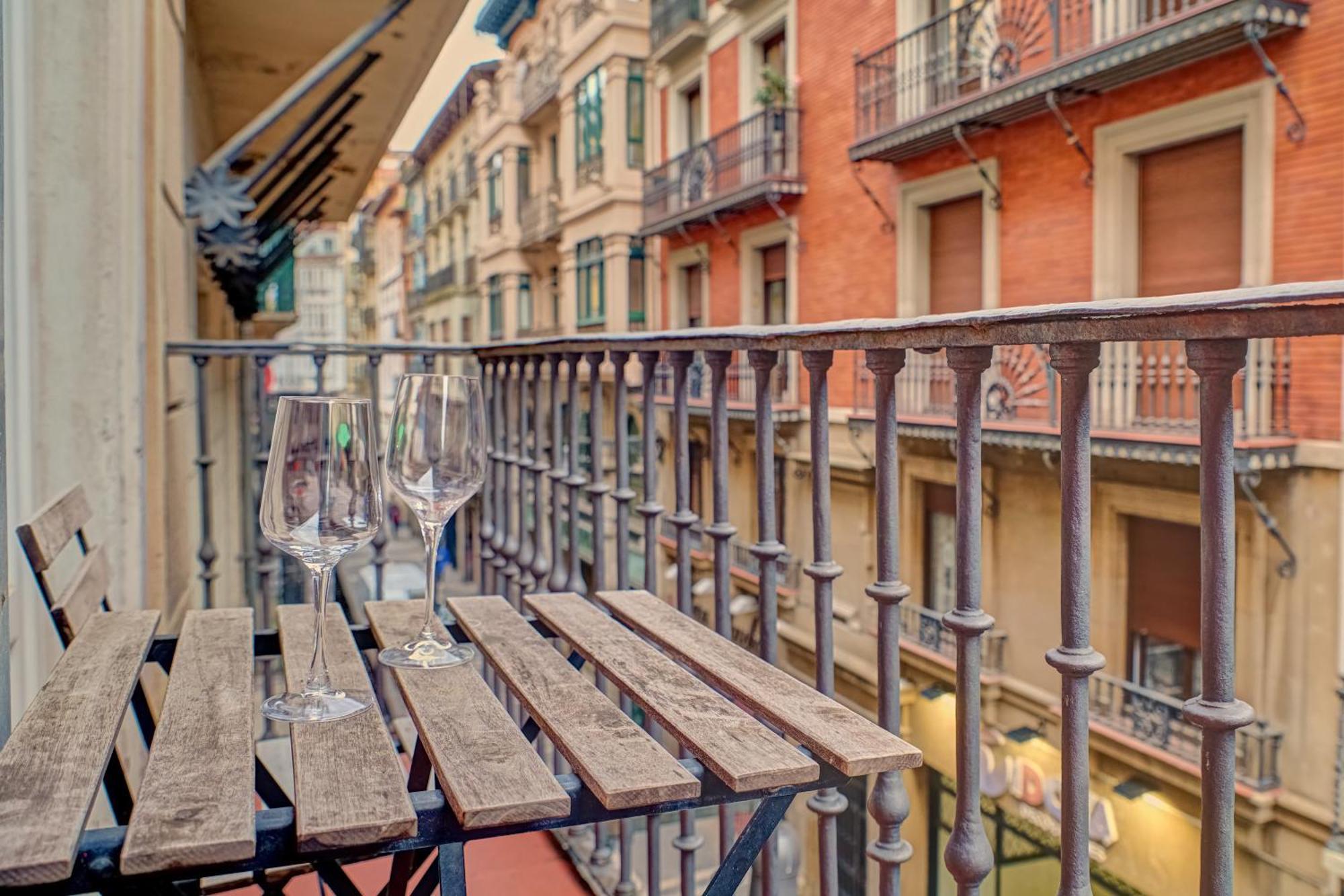 Heart Of Pamplona Apartments III By Clabao Екстериор снимка