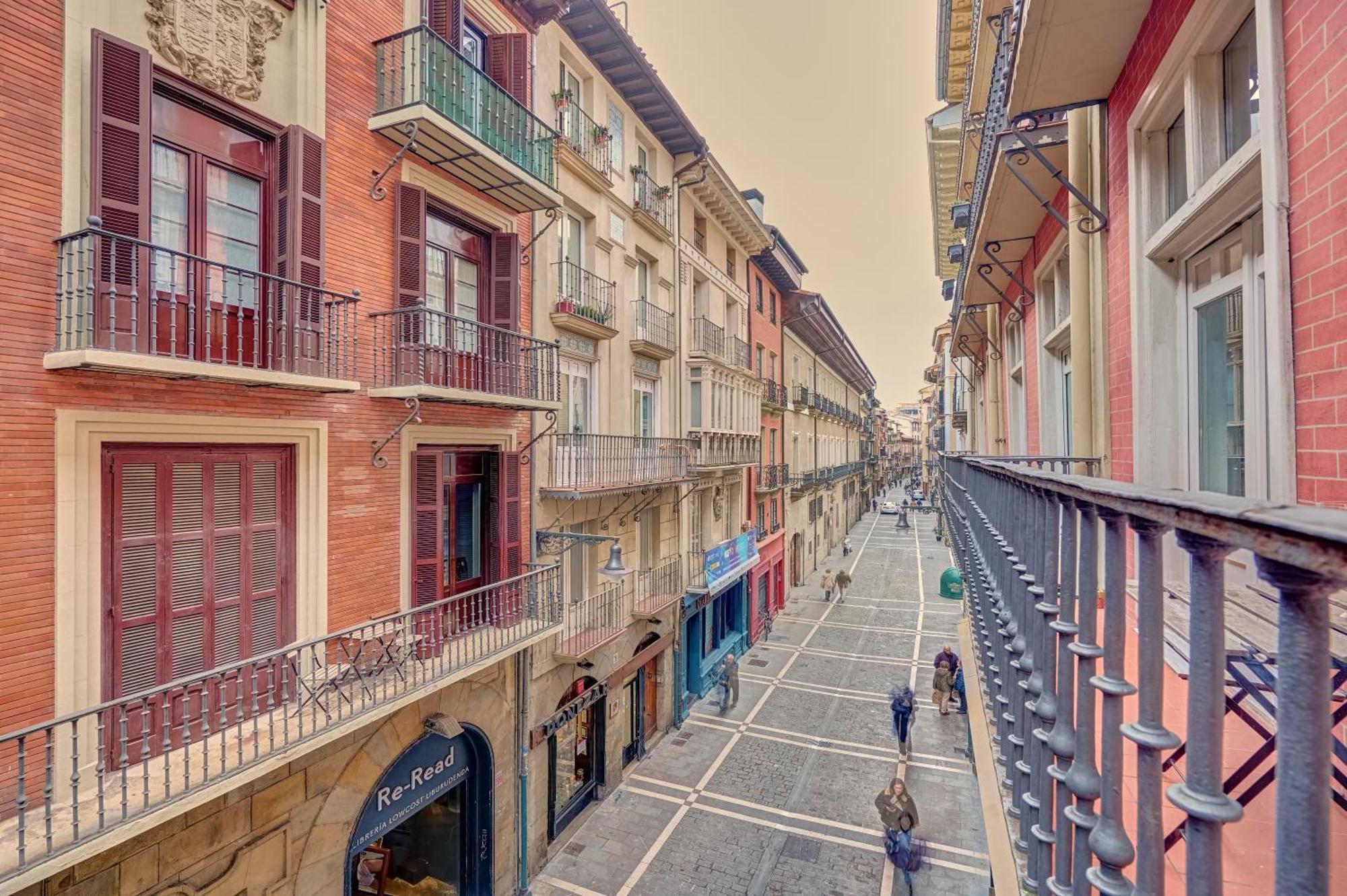 Heart Of Pamplona Apartments III By Clabao Екстериор снимка